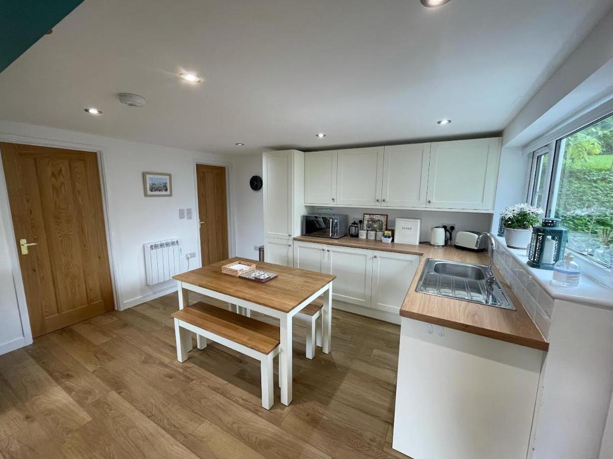 Lovely Ground Floor Apartment In Quiet Village Exeter Zewnętrze zdjęcie